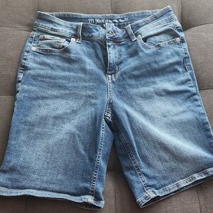 Maurices midrise shorts size 10 mjeans